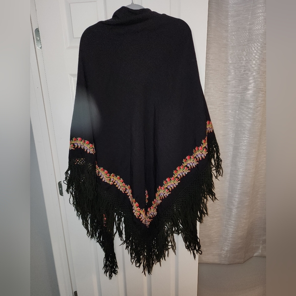 💥Sale💥Floral Fringed Shawl/Wrap/Scarf/Table Cloth - Picture 2 of 6